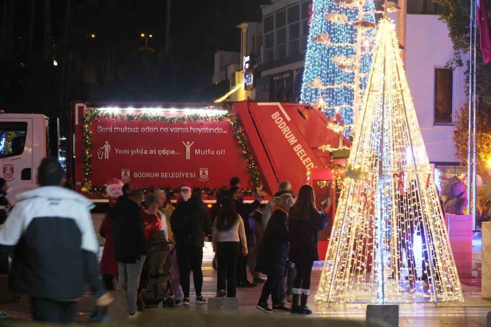 Meydanın ışıltısı fotoğraf karelerine yansıdı
