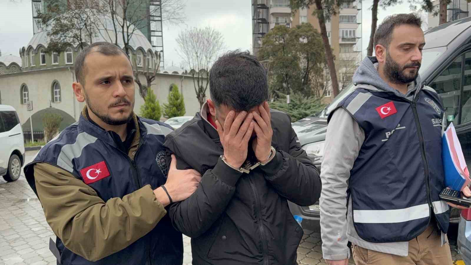 Mezarlıkta defin işlemi sırasında bir kişiyi silahla yaralayan şahıs yakalandı
