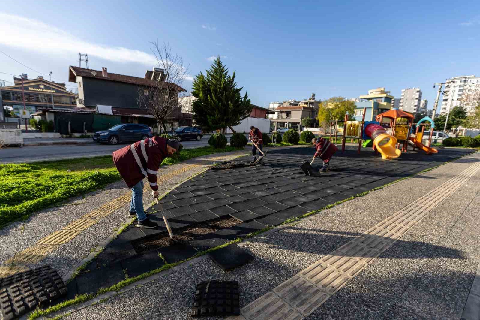 Mezitli’de parklar yenileniyor, yaşam alanları güçleniyor
