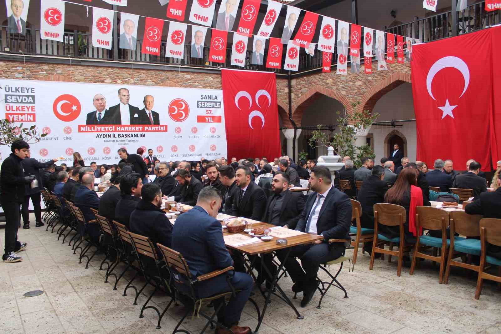 MHP Aydın’da yeni yönetim tanıtıldı
