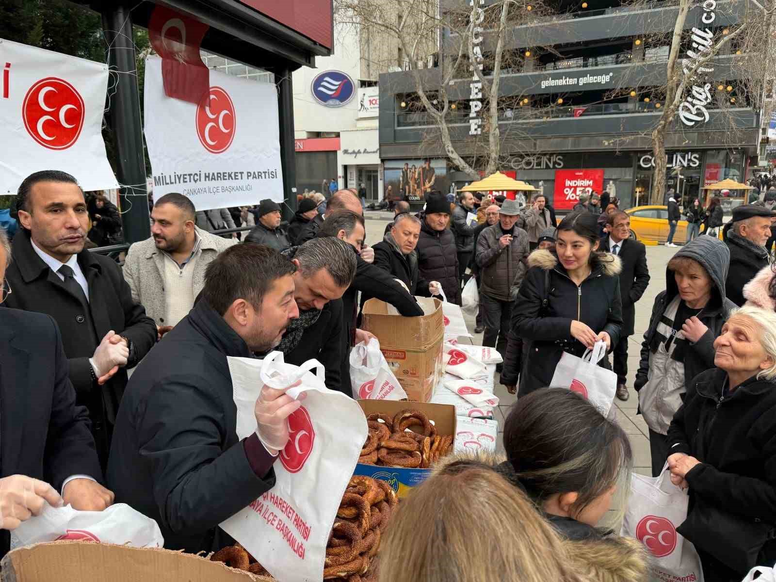 MHP Çankaya’dan Miraç Kandili’nde kandil simidi ikramı
