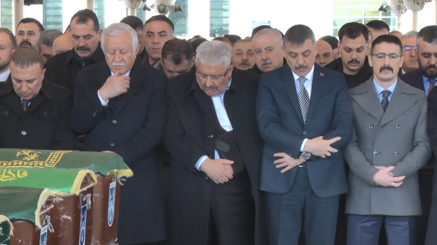 MHP Genel Başkan Yardımcısı Yalçın’ın annesi son yolculuğuna uğurlandı
