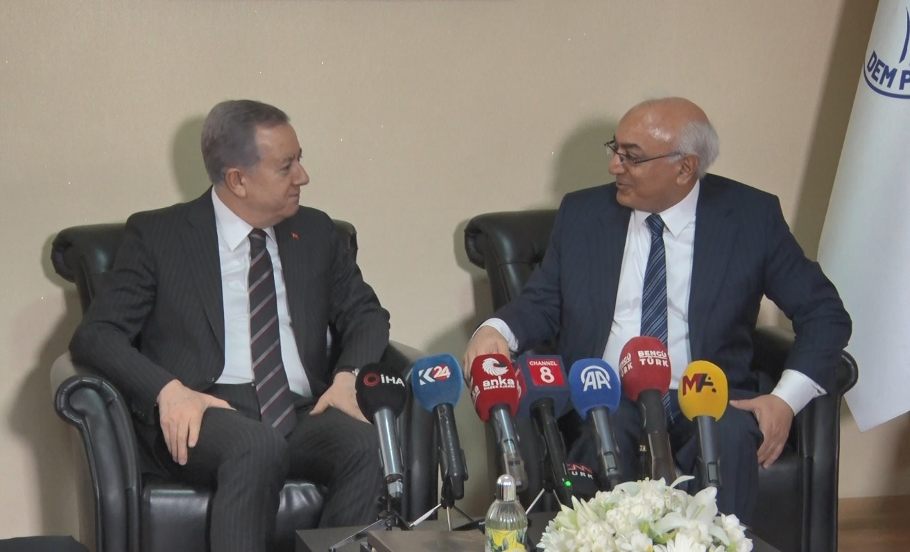 MHP ve DEM Parti bayramlaştı
