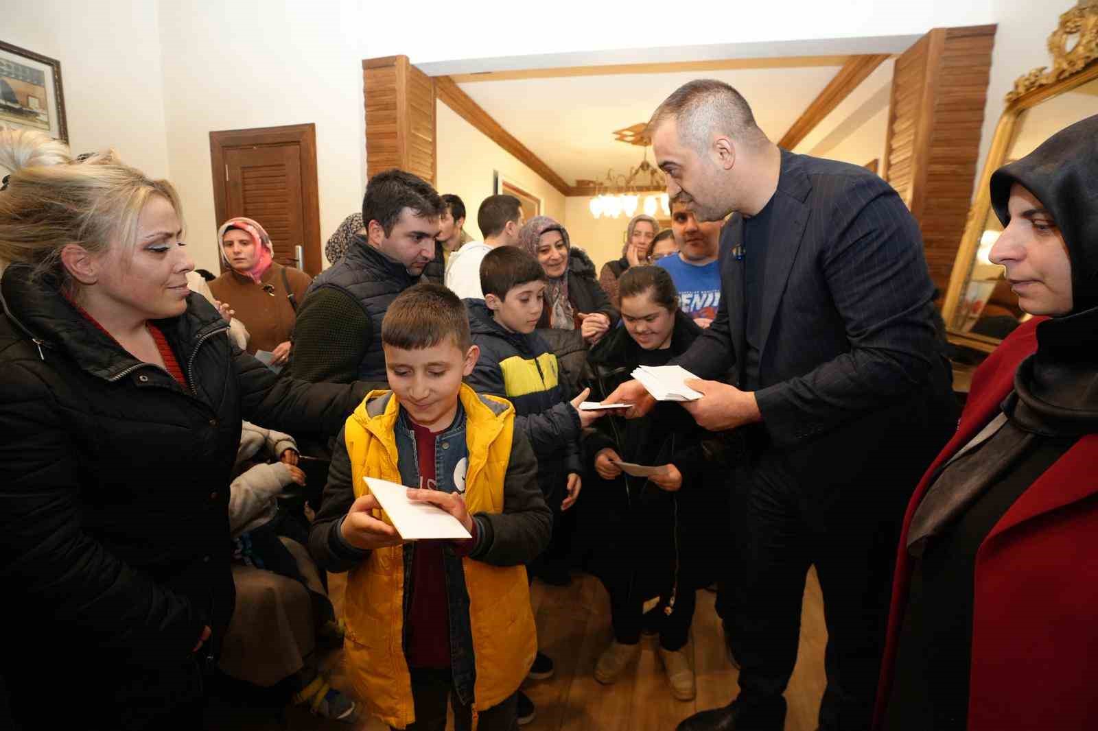 MHP’den 500 çocuğa bayramlık elbise
