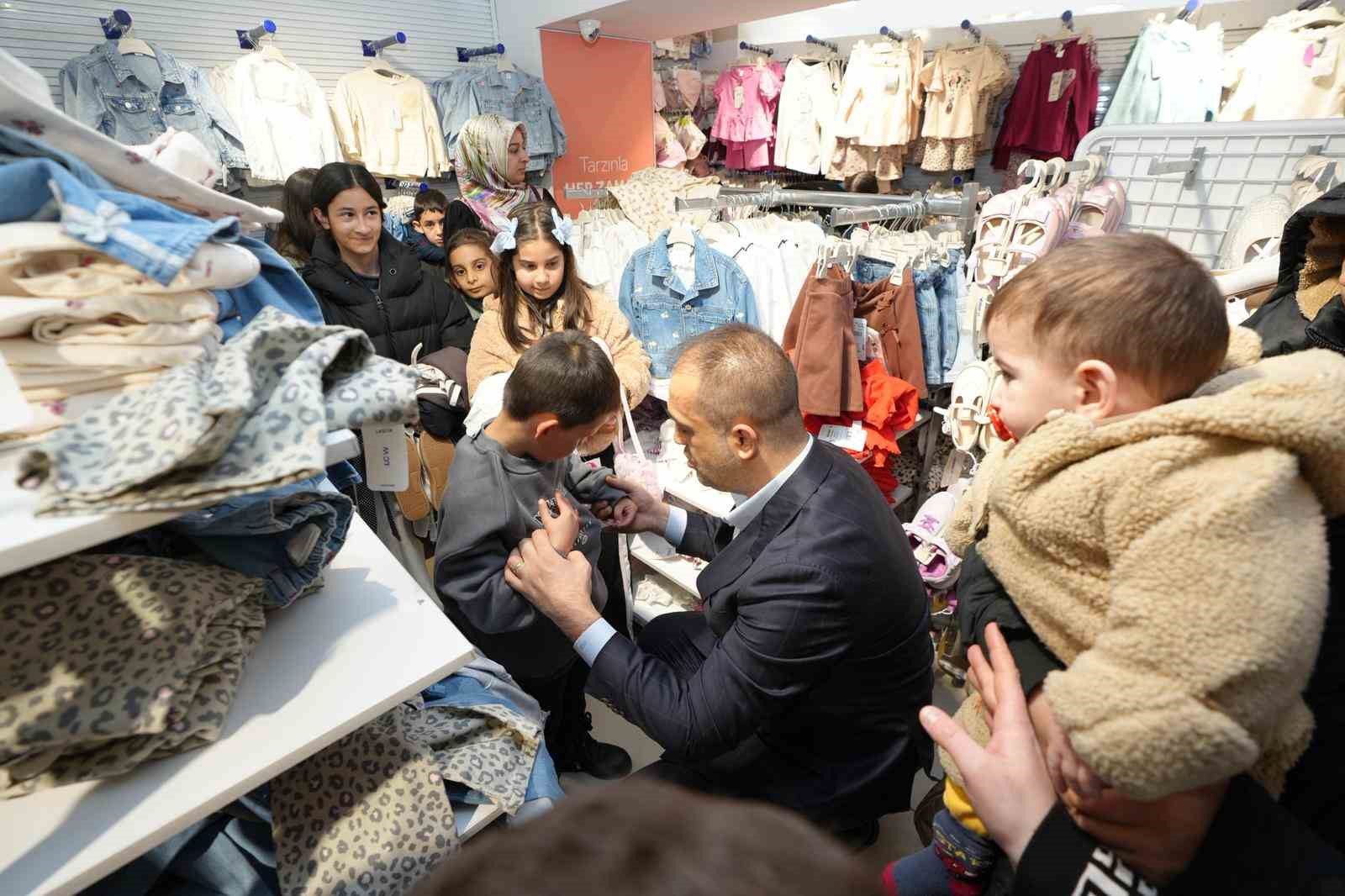 MHP’den 500 çocuğa bayramlık elbise
