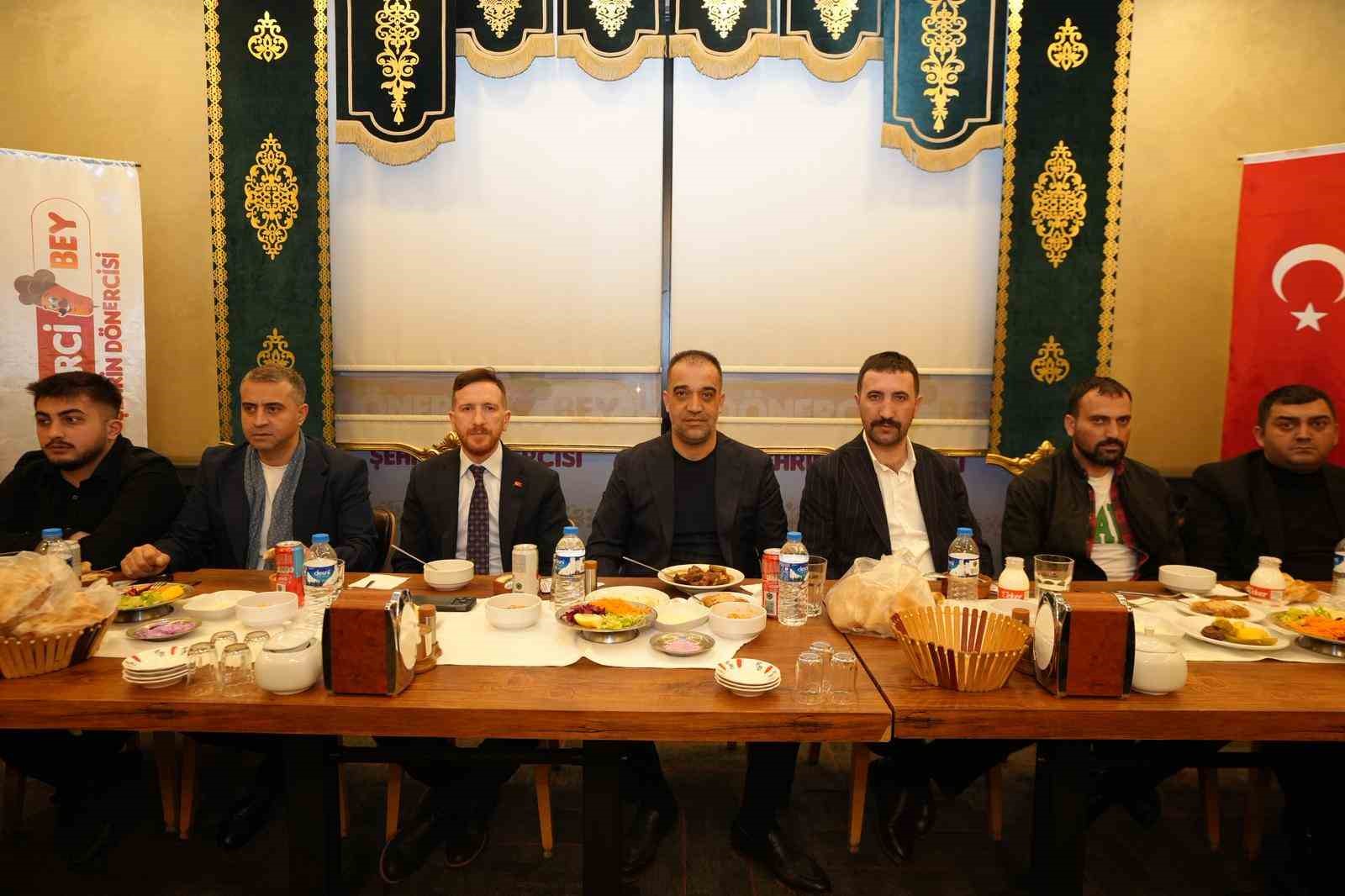 MHP’den Erzurumspor yönetimi ve taraftar gruplarına iftar programı
