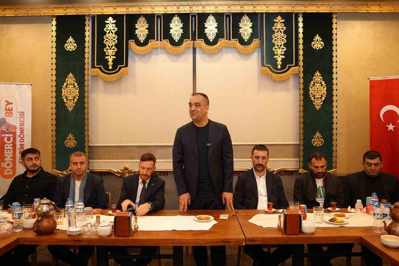 MHP’den Erzurumspor yönetimi ve taraftar gruplarına iftar programı
