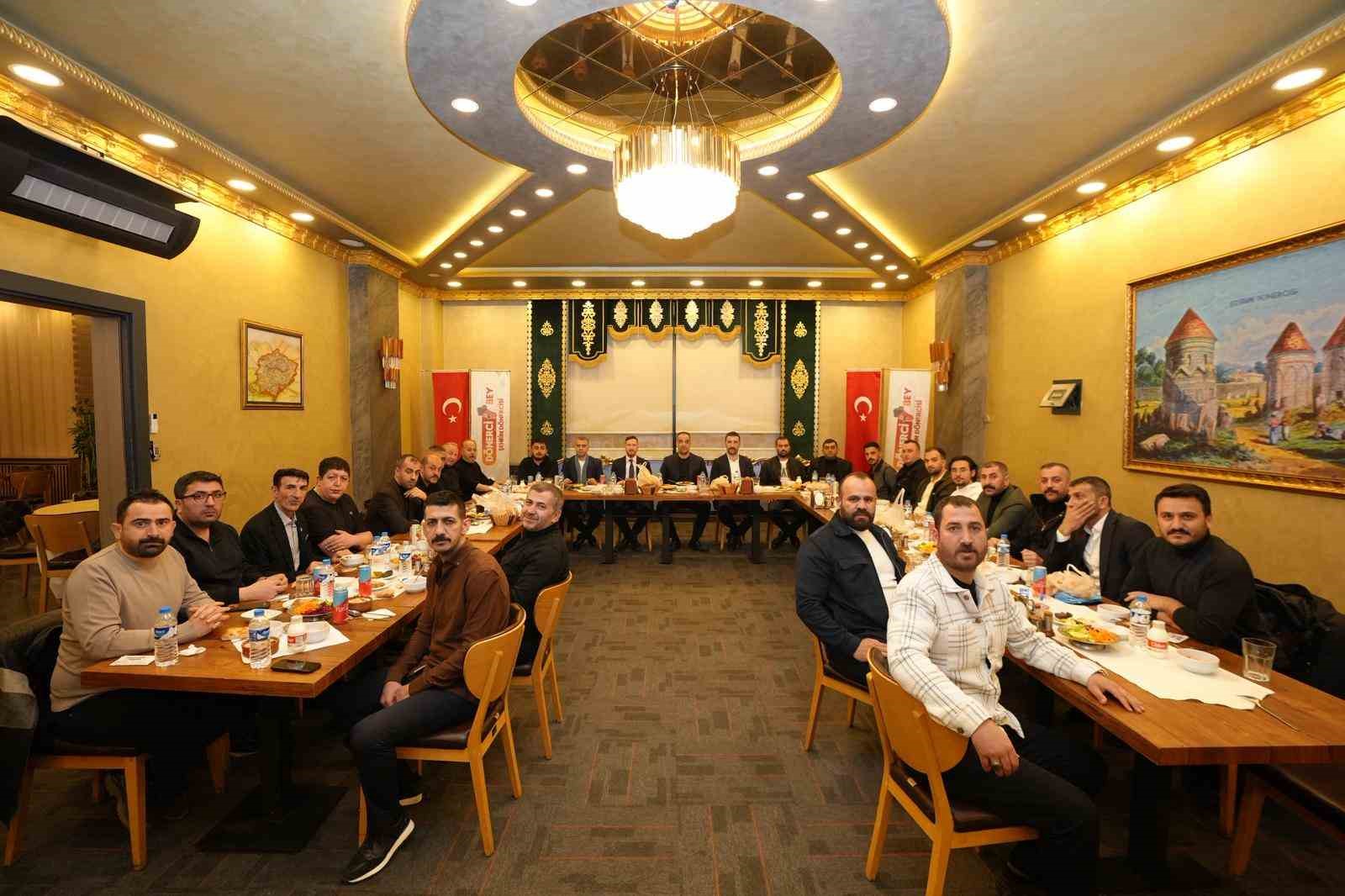 MHP’den Erzurumspor yönetimi ve taraftar gruplarına iftar programı
