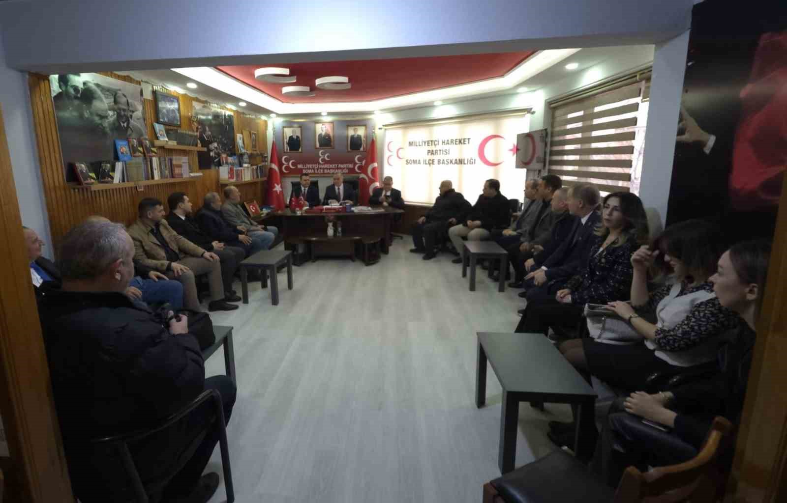 MHP’li Akçay: "CHP cinnet geçiriyor"
