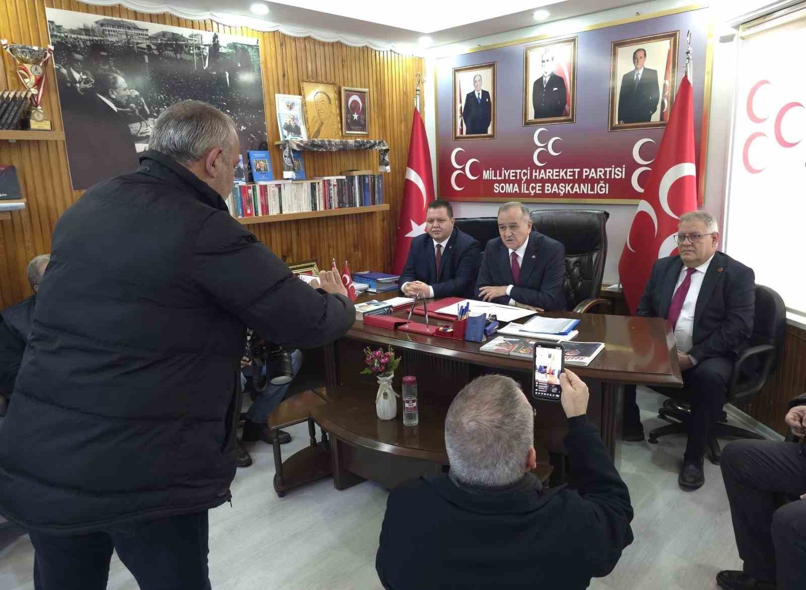 MHP’li Akçay: "CHP cinnet geçiriyor"
