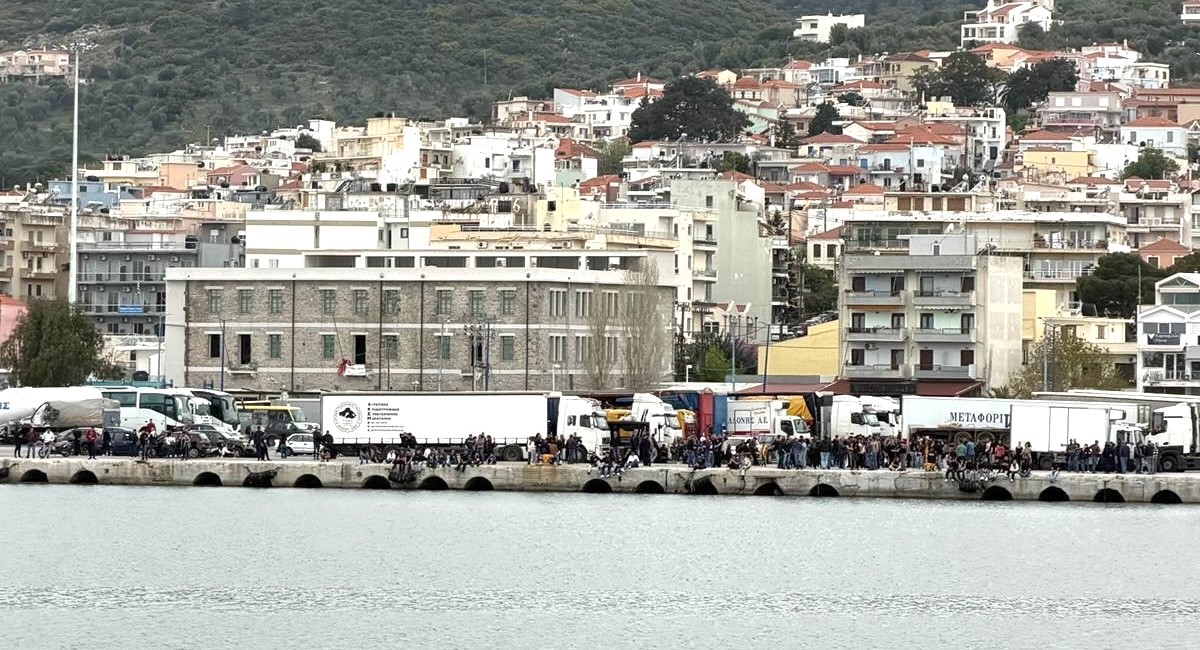 Midilli gümrüğü çarşamba gününe kadar kapalı
