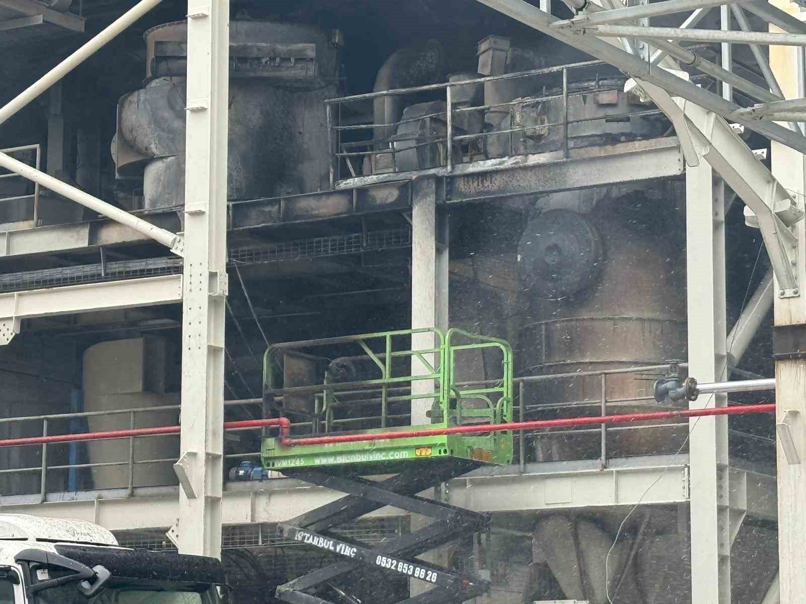 Milas’ta fabrika inşaatındaki yangın kontrol altına alındı
