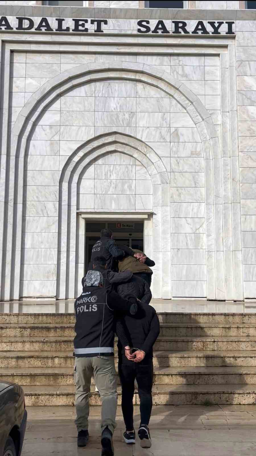 Milas’ta uyuşturucu operasyonu: 3 tutuklama
