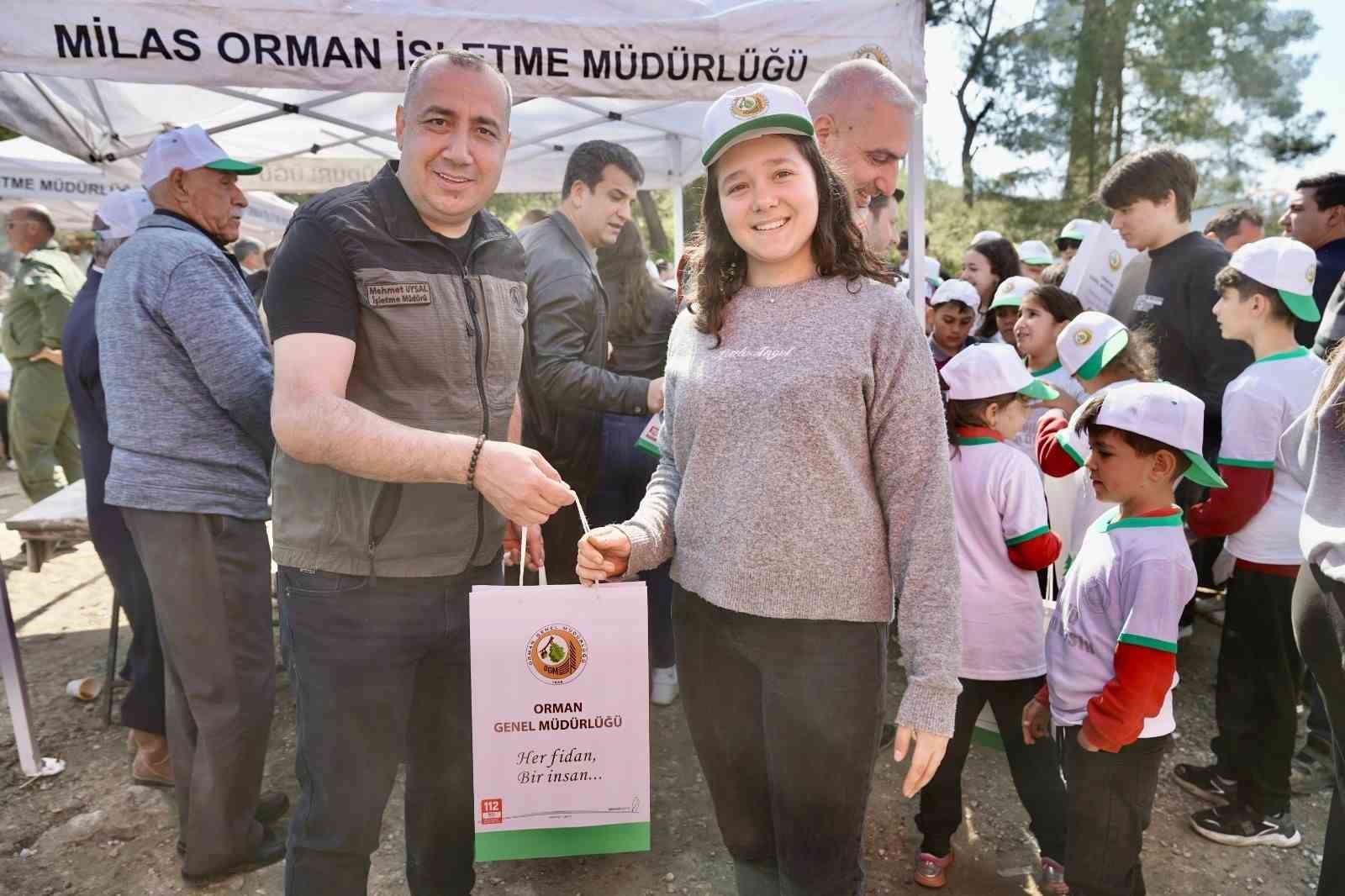 Milas’ta yanan sahalar fidanlarla canlanıyor
