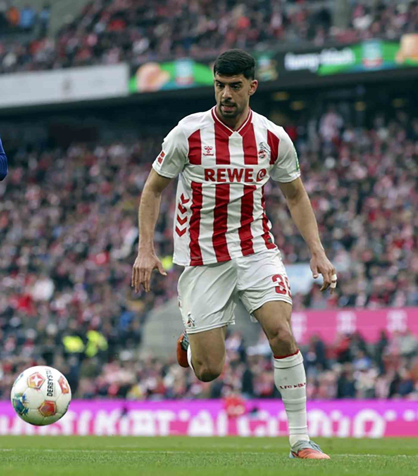 Mili futbolcu Cenk Özkacar Dünya Kupası’ndan emin
