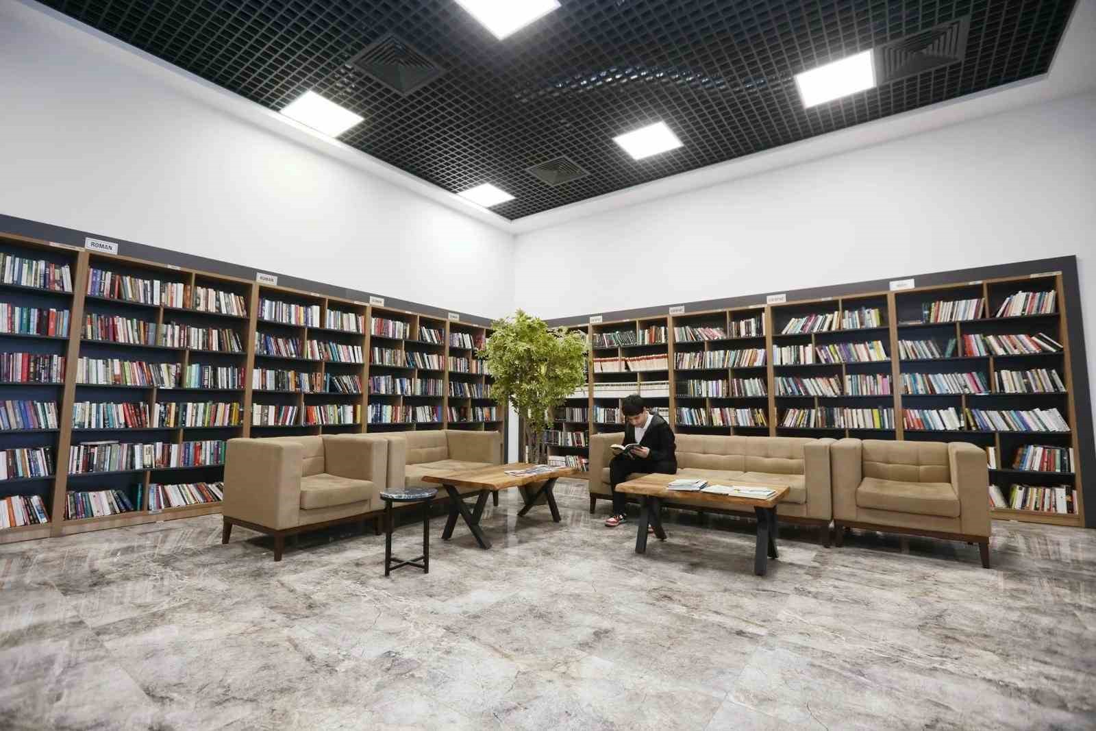 Millet kıraathaneleri Kağıthaneli gençlerin buluşma noktası oluyor
