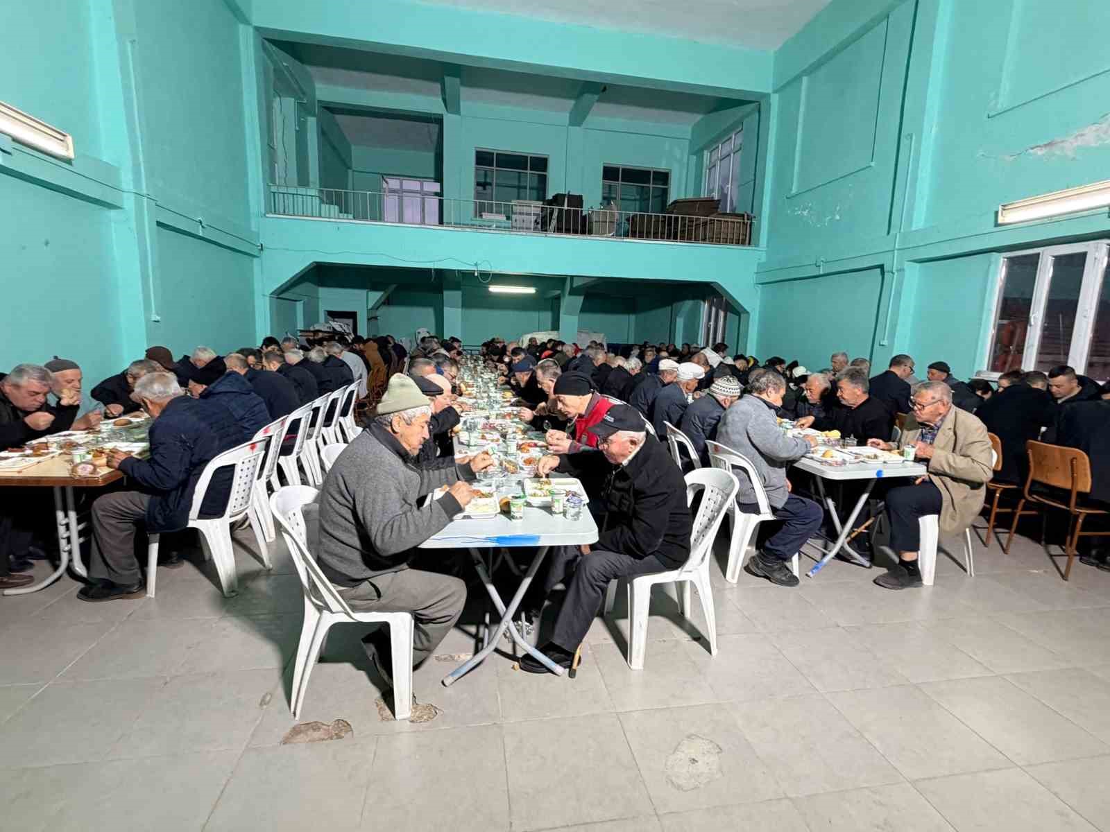 Milletvekili Hatipoğlu, Mihalgazi’de iftara katıldı
