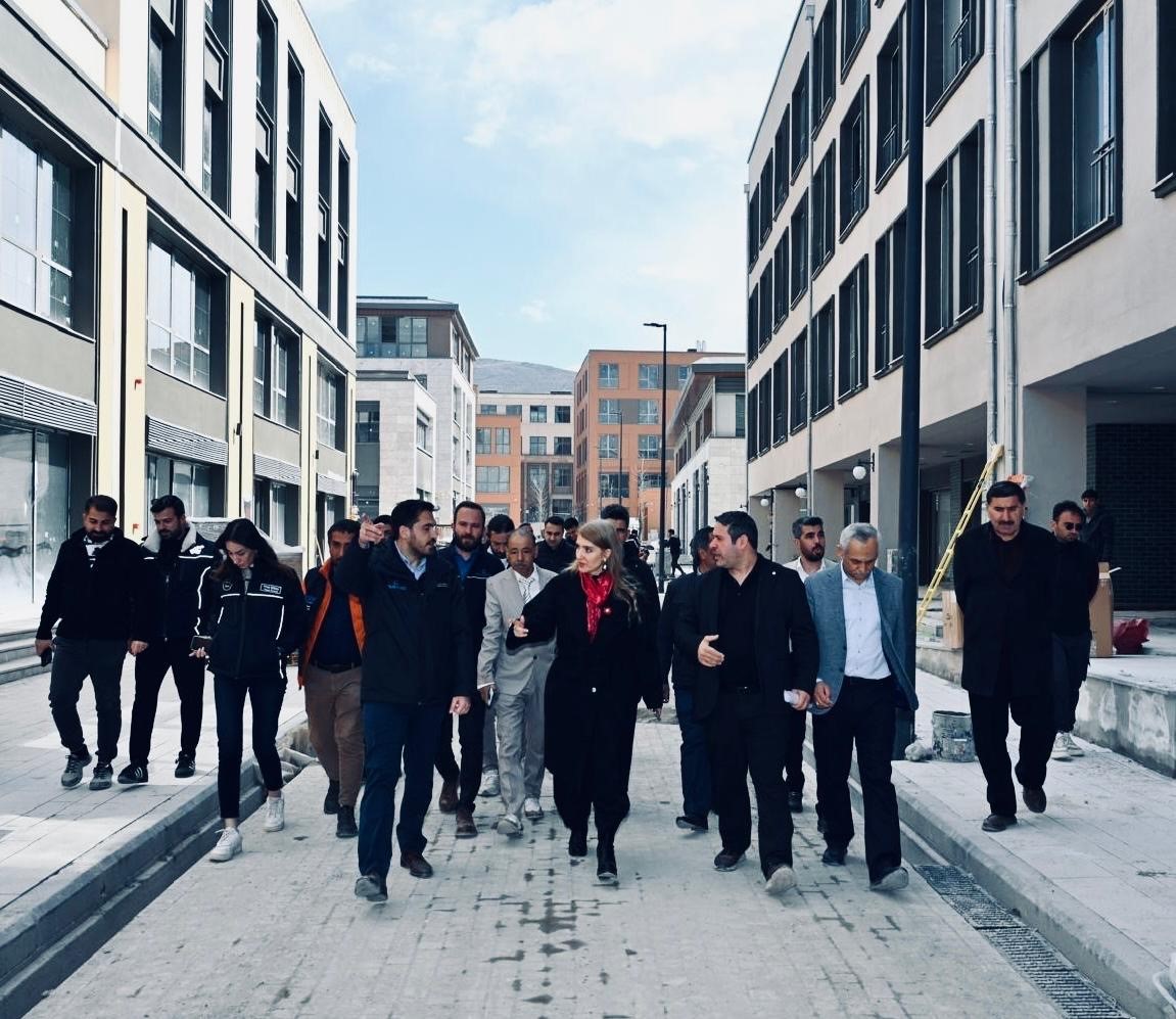 Milletvekili Ölmeztoprak: "Malatya’mızda ticaretin kalbi canlanıyor"
Milletvekili Ölmeztoprak: "Malatya’mızda ticaretin kalbi canlanıyor"