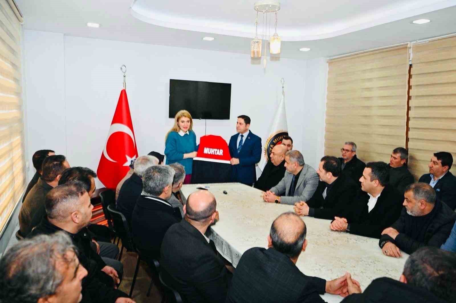 Milletvekili Ölmeztoprak muhtarlarla bir araya geldi
