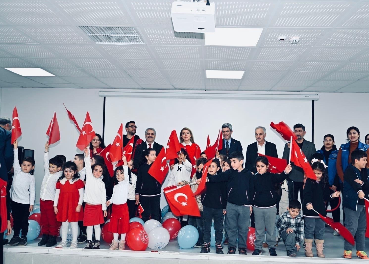 Milletvekili Ölmeztoprak öğrencilerle buluştu
