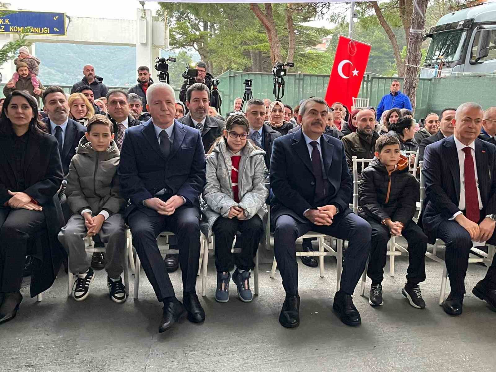 Milli Eğitim Bakanı Tekin: "Cumhurbaşkanımızın liderliğinde eğitim-öğretim süreçlerine çok yoğun bir biçimde katkı verdik"
