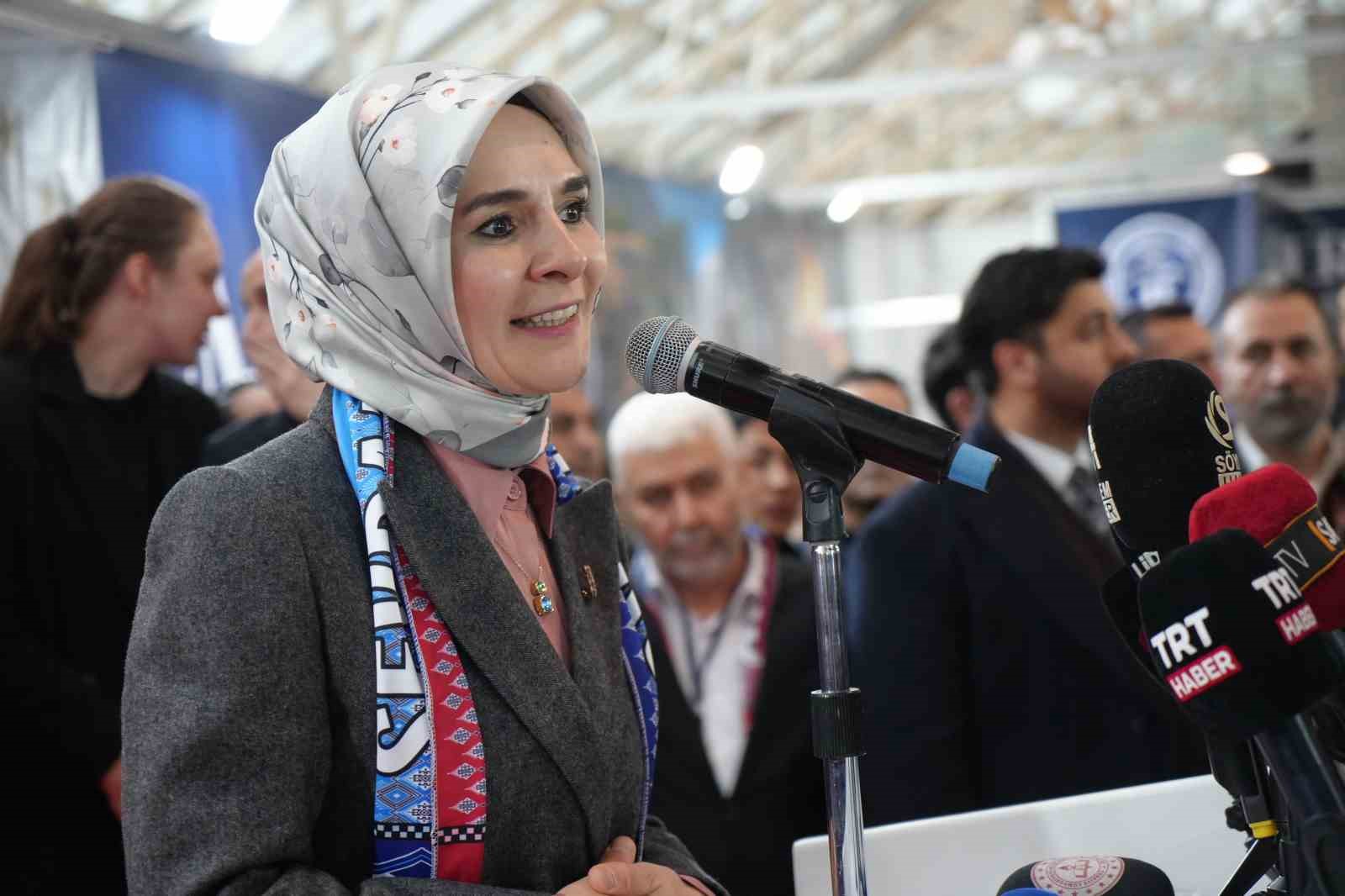 Milli Eğitim Bakanı Tekin: "Türkiye Cumhuriyeti’nin en önemli mihenk taşlarından biri Erzurum’dur"
Milli Eğitim Bakanı Tekin: "Türkiye Cumhuriyeti’nin en önemli mihenk taşlarından biri Erzurum’dur"