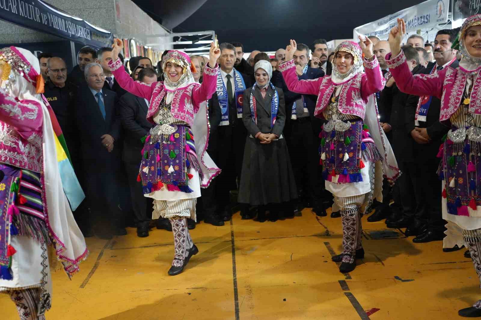 Milli Eğitim Bakanı Tekin: "Türkiye Cumhuriyeti’nin en önemli mihenk taşlarından biri Erzurum’dur"
Milli Eğitim Bakanı Tekin: "Türkiye Cumhuriyeti’nin en önemli mihenk taşlarından biri Erzurum’dur"