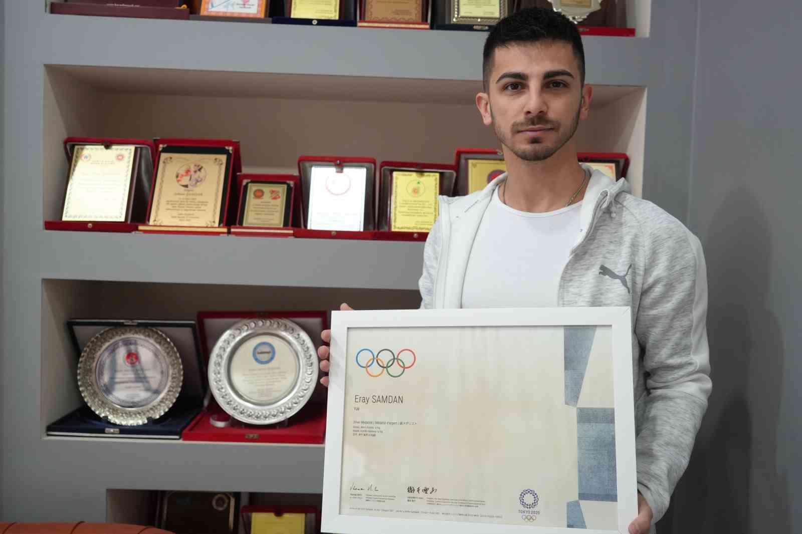 Milli karateci Eray Şamdan veda kararının perde arkasını anlattı
Milli karateci Eray Şamdan veda kararının perde arkasını anlattı