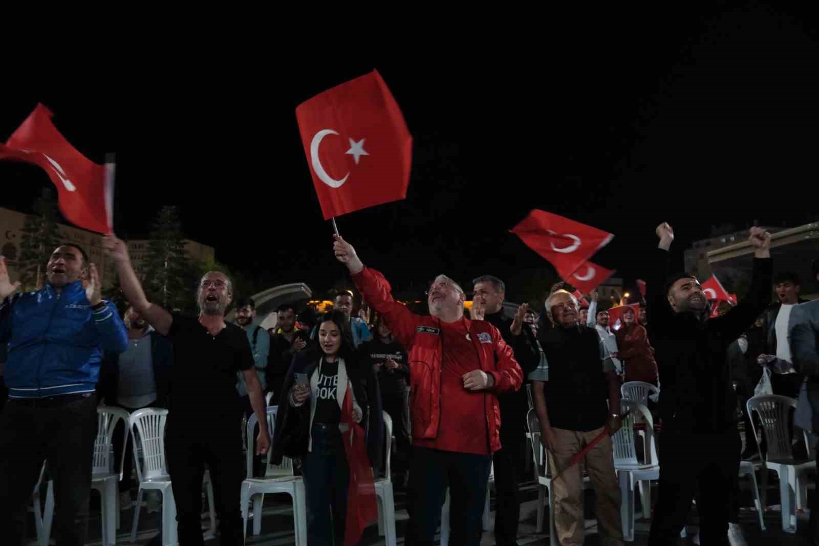 Milli maç heyecanı Çorum’da dev ekranda yaşanacak
