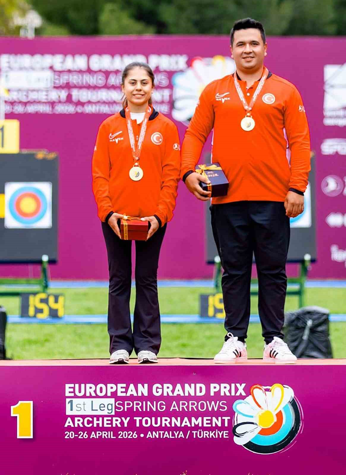Milli okçular Hazal ve Emircan’dan altın madalya
