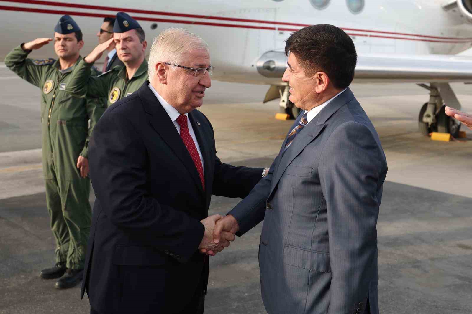 Milli Savunma Bakanı Güler Katar’da
