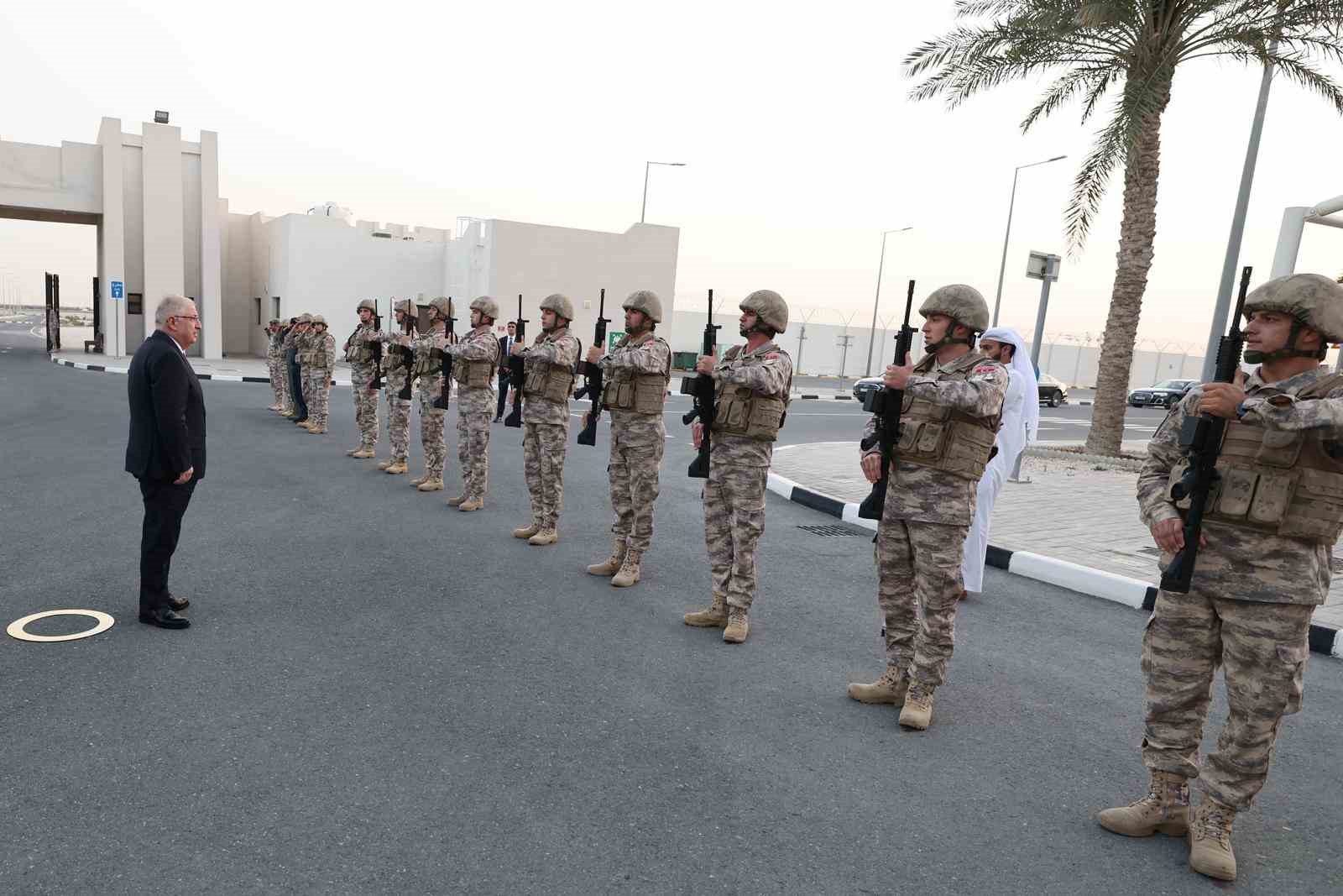 Milli Savunma Bakanı Güler Katar’da
