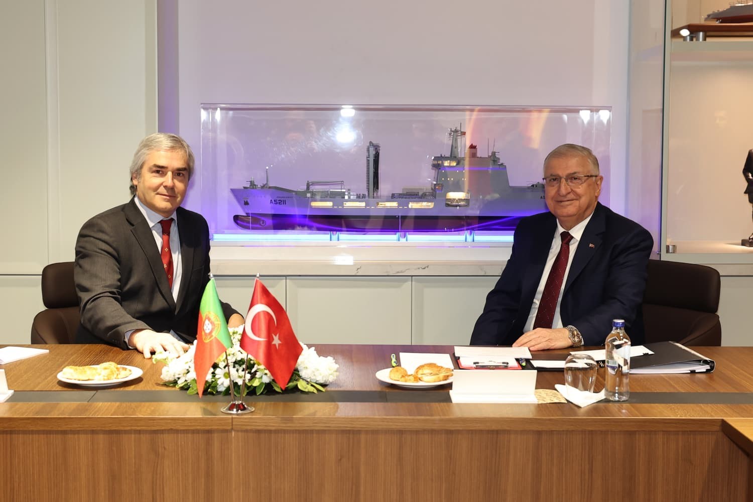 Milli Savunma Bakanı Yaşar Güler ve Portekiz Savunma Bakanı toplantı gerçekleştirdi

