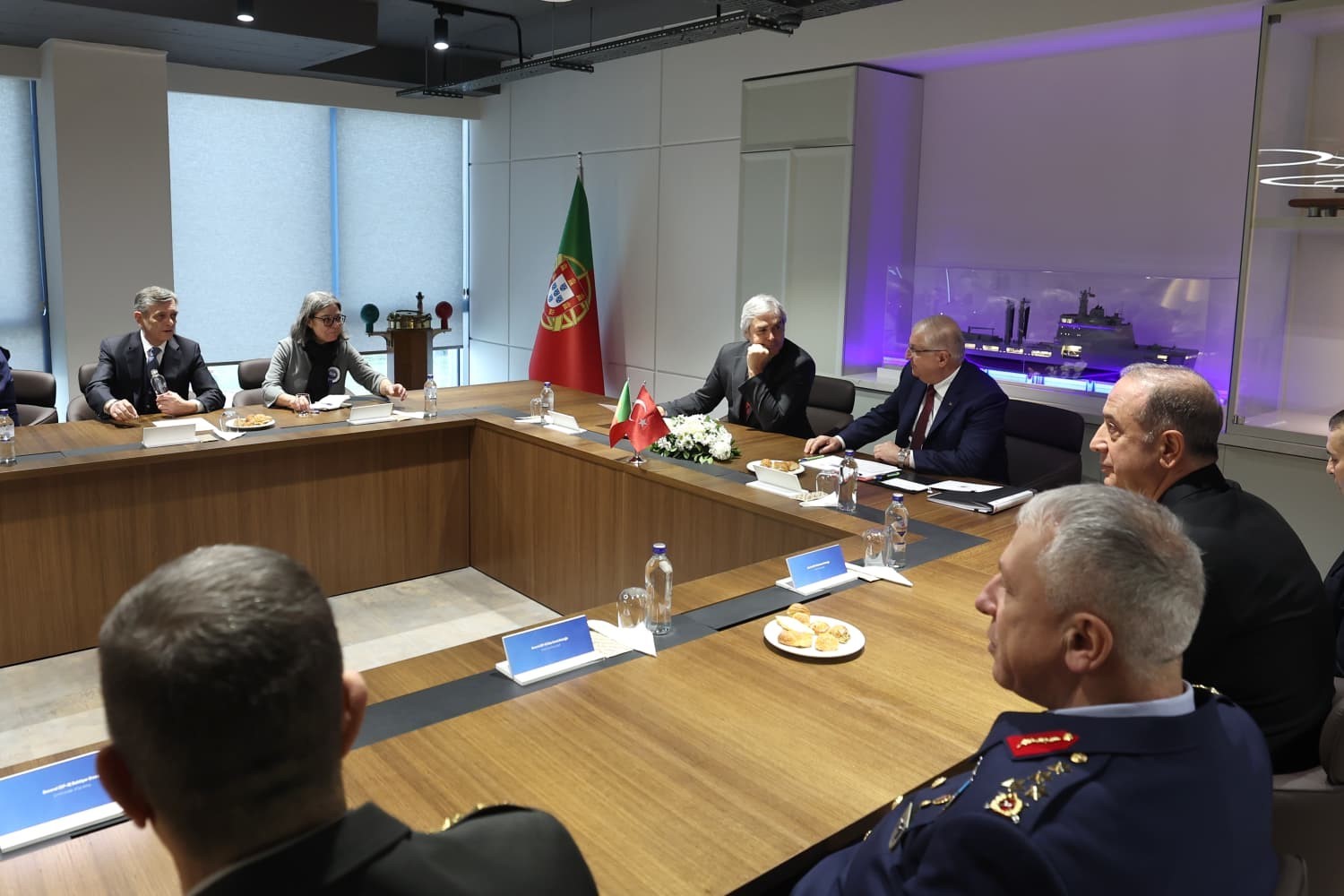 Milli Savunma Bakanı Yaşar Güler ve Portekiz Savunma Bakanı toplantı gerçekleştirdi
