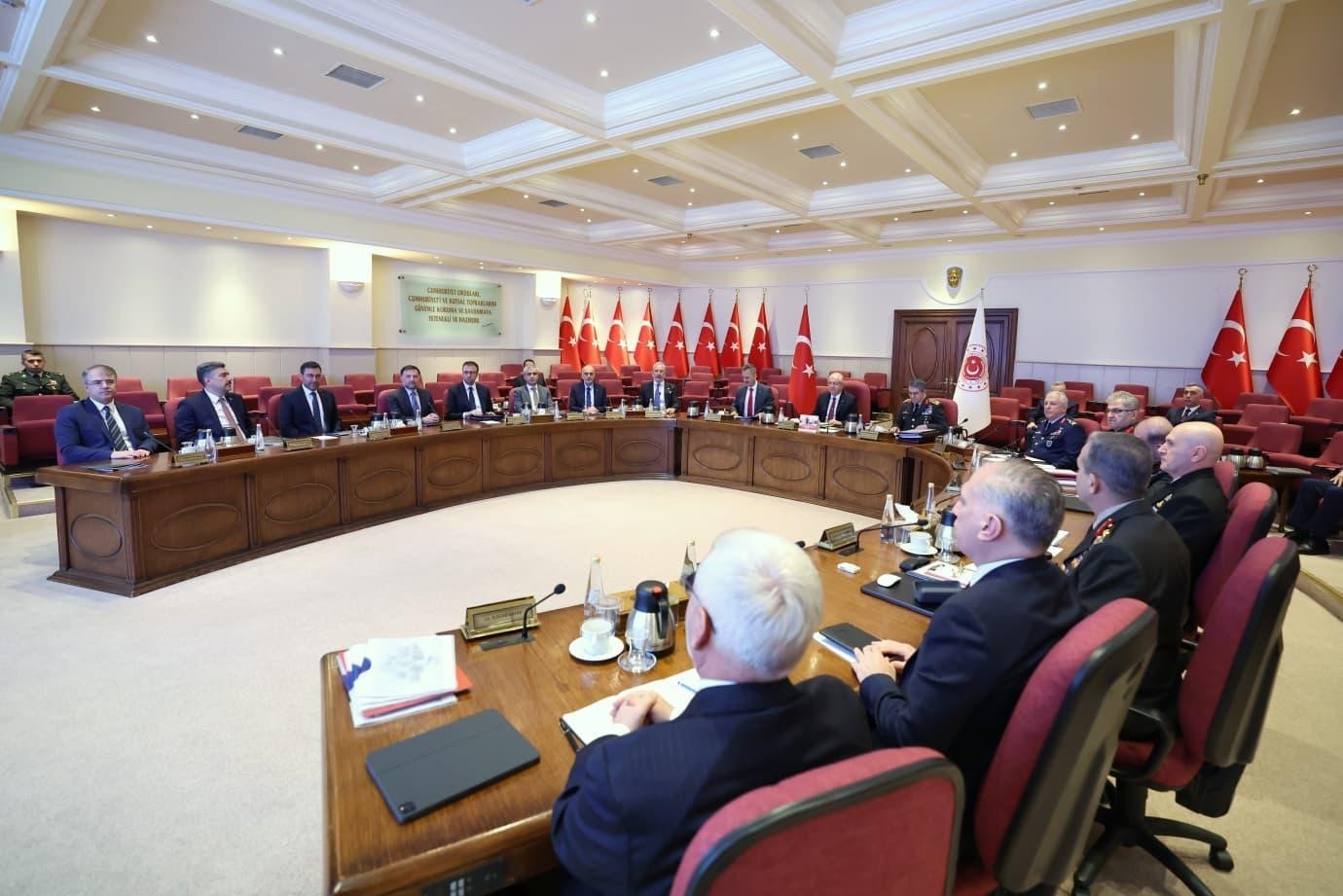 Milli Savunma Bakanlığında "Savunma Sanayii" toplantısı
