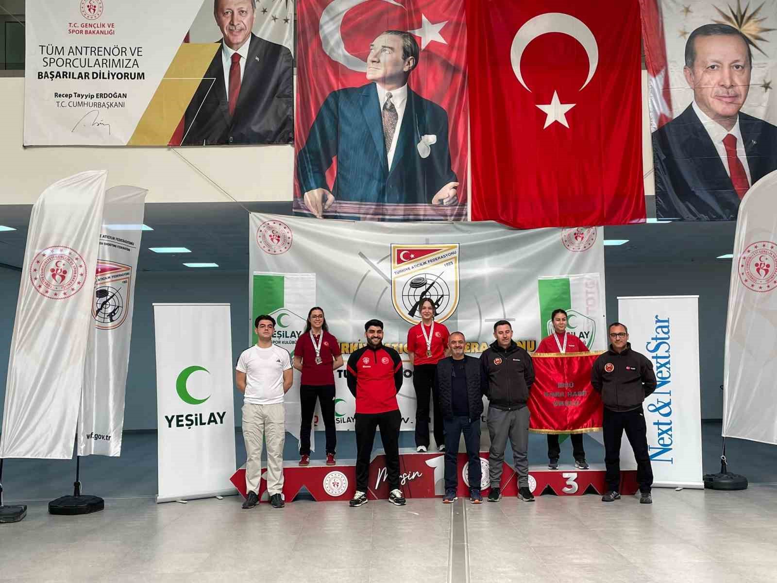 Milli sporcu kendi rekorunu kırarak zirveye çıktı
Milli sporcu kendi rekorunu kırarak zirveye çıktı