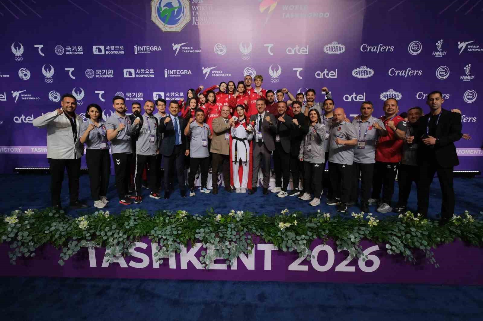 Milli taekwondocu Cansu Şeyhoğlu dünya ikincisi
