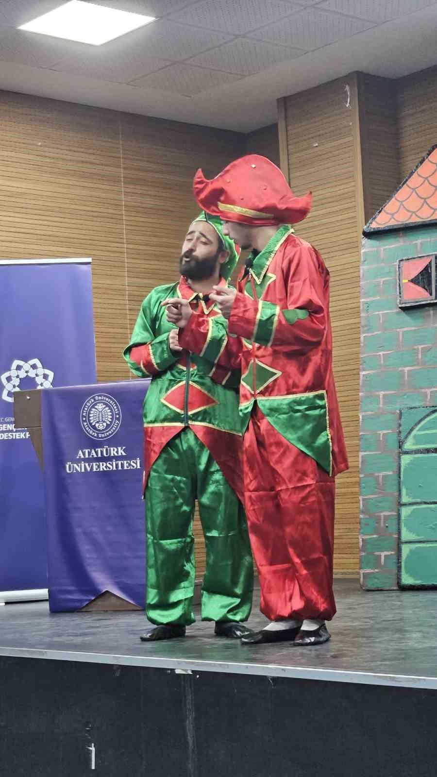 Milli teknoloji hamlesi "Karagöz ve Hacivat" ile tiyatro sahnesinde çocuklarla buluştu
Milli teknoloji hamlesi "Karagöz ve Hacivat" ile tiyatro sahnesinde çocuklarla buluştu