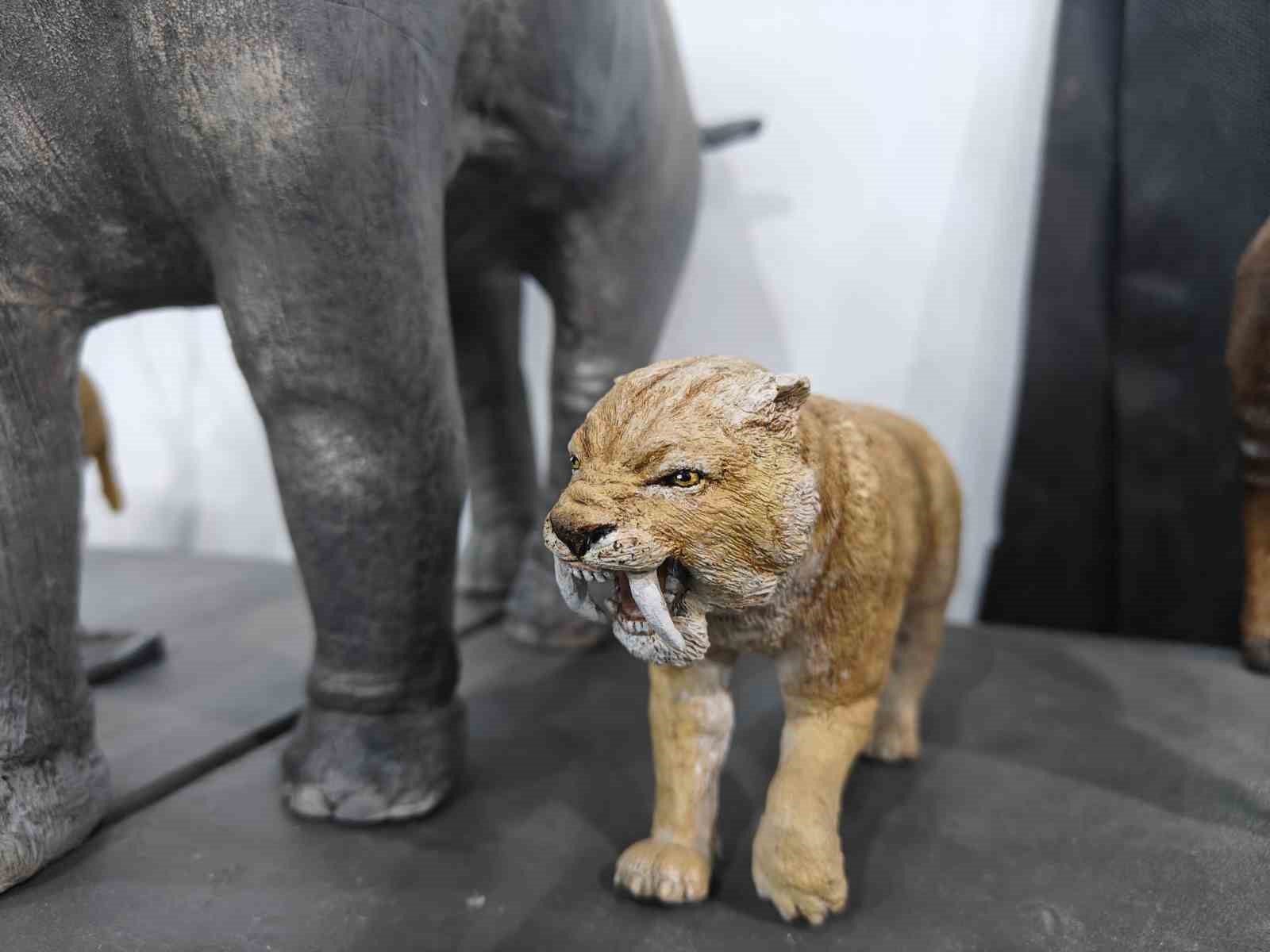 Milyon yıllık tarih minyatürleştiriliyor
