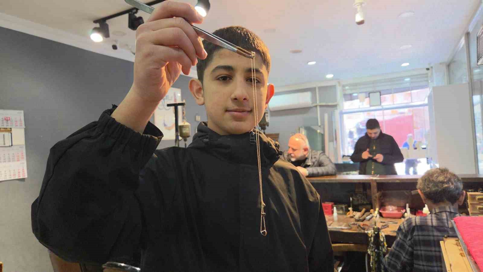 Milyonluk mücevherlere milimetrik dokunuş
