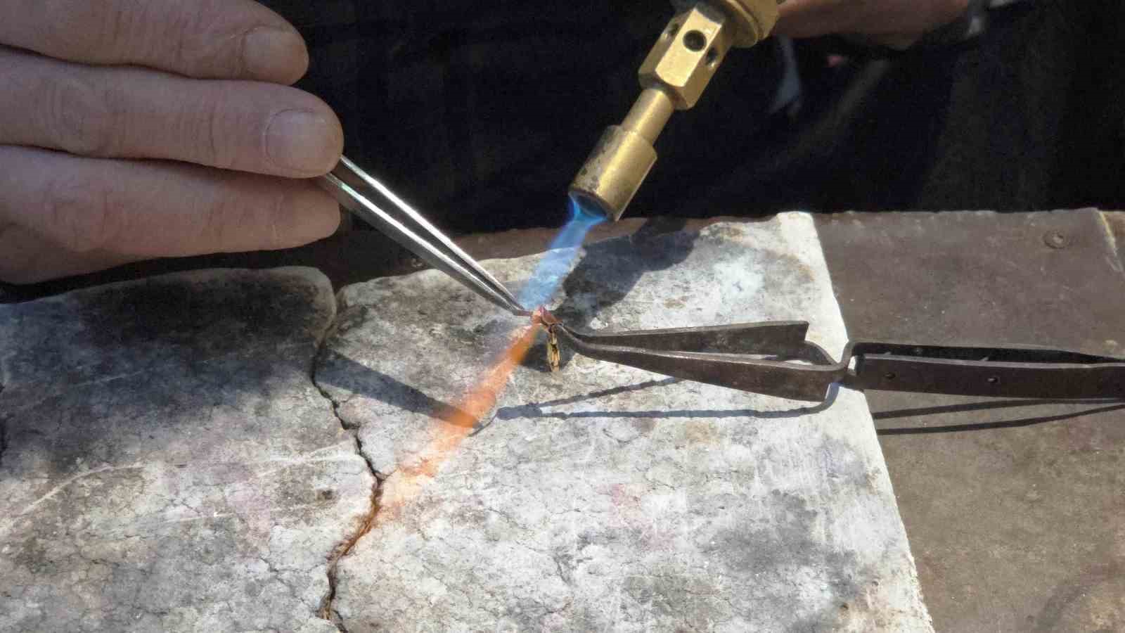 Milyonluk mücevherlere milimetrik dokunuş
