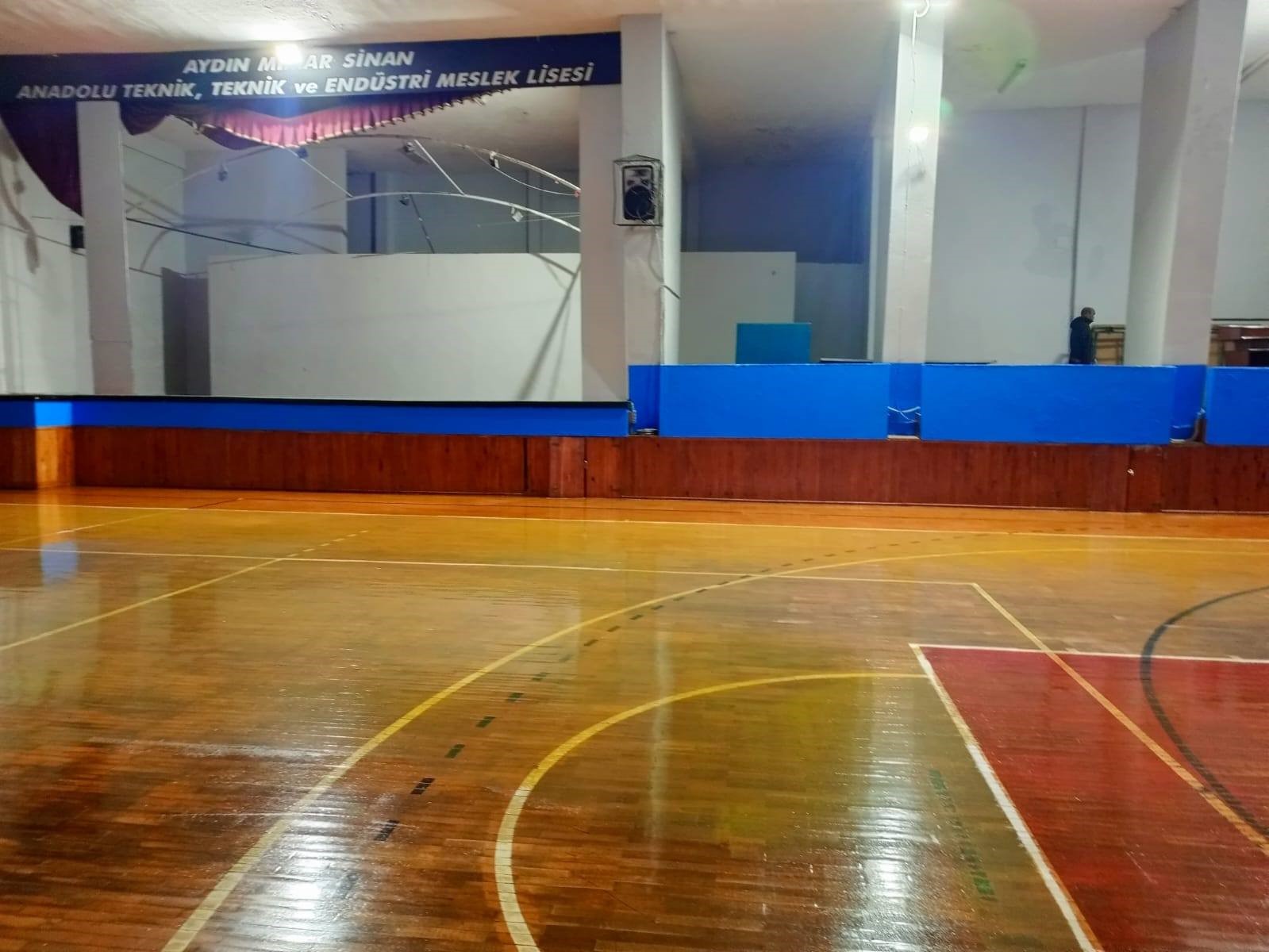 Mimar Sinan MTAL spor salonu yenilendi
