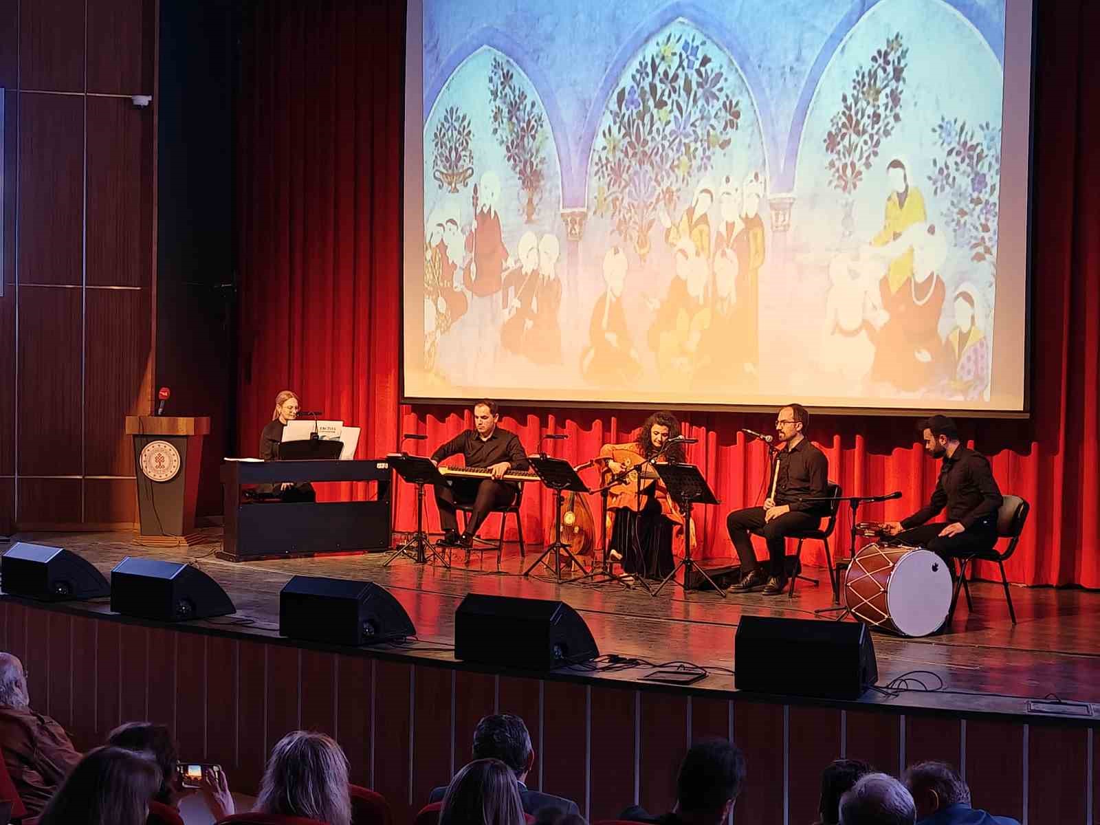 Mimar Sinan’ın eserleri kıyafetlere döküldü
