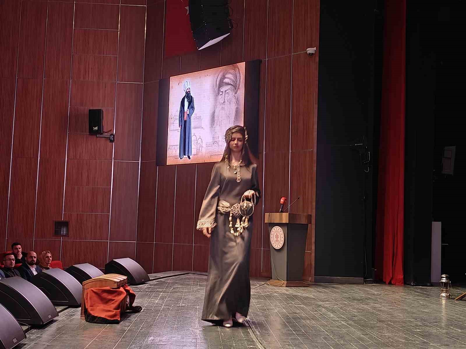 Mimar Sinan’ın eserleri kıyafetlere döküldü
