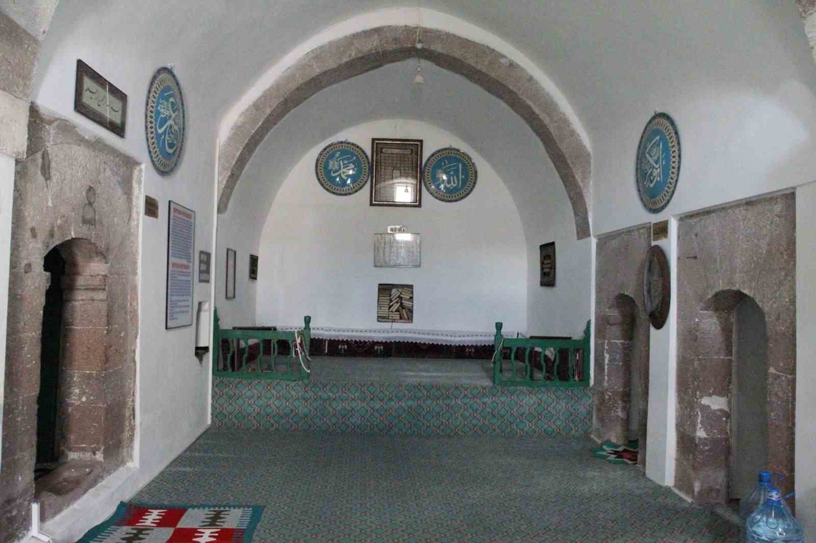 Mimariden tasavvufa: Mahperi Hatun’un Şeyh Turesan ile bıraktığı izler
Mimariden tasavvufa: Mahperi Hatun’un Şeyh Turesan ile bıraktığı izler