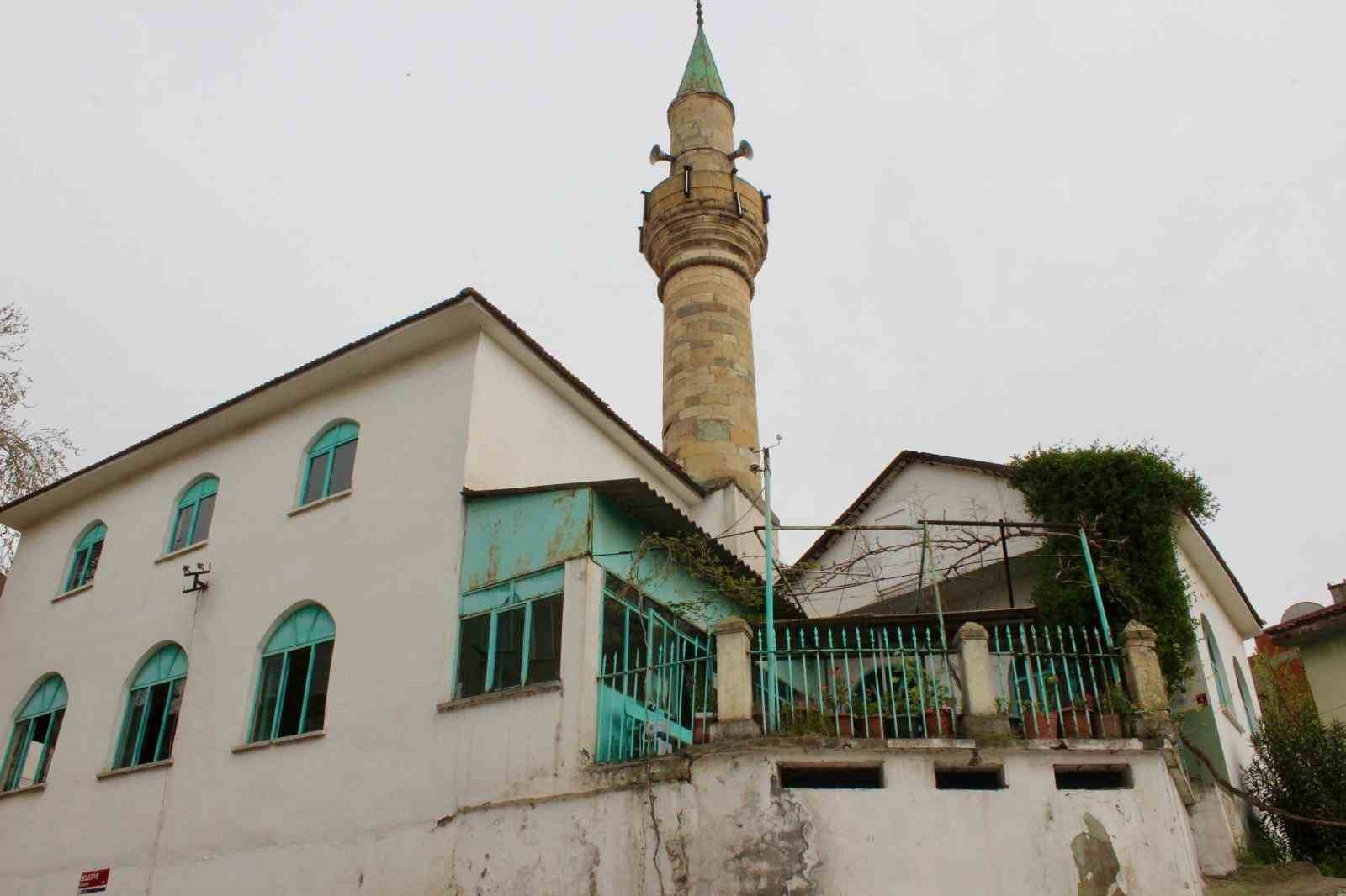 Mimarlar Bigadiç’te Hassa Mimarlar Ocağı’nın mimari eserlerini inceledi
