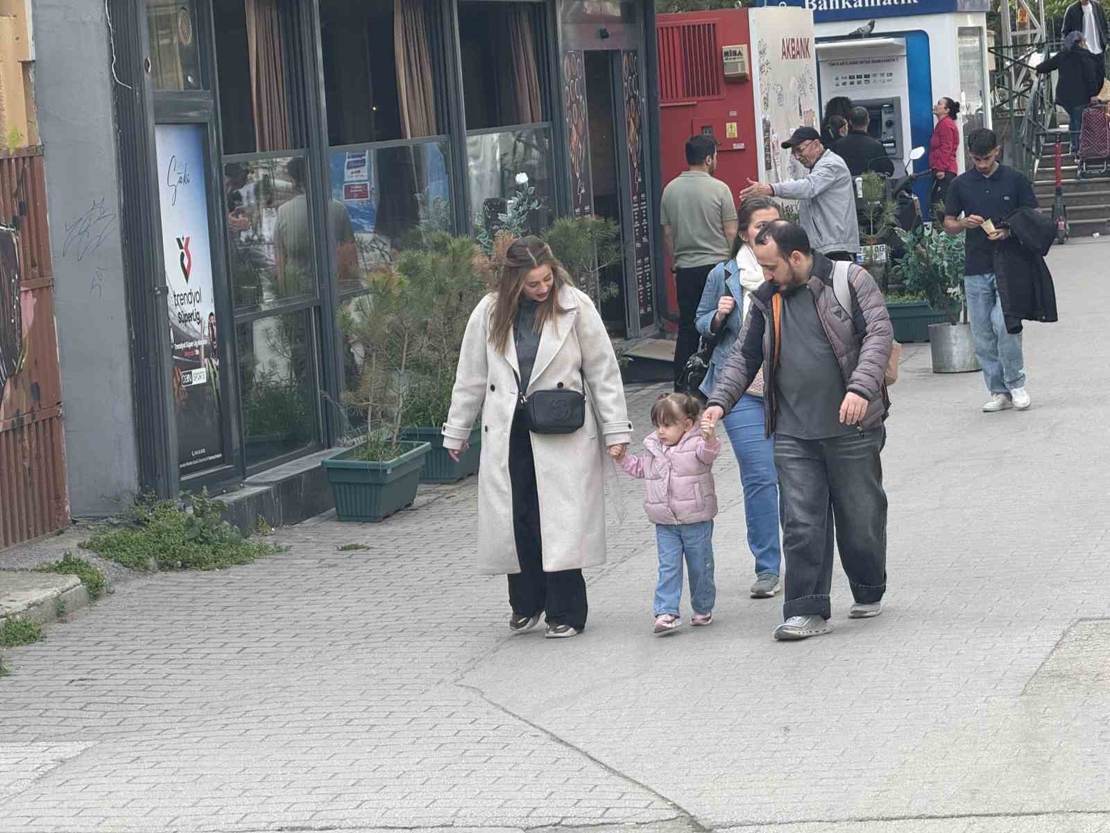 Minik ayakları ile uyduğu ritimler binlerce beğeni aldı
