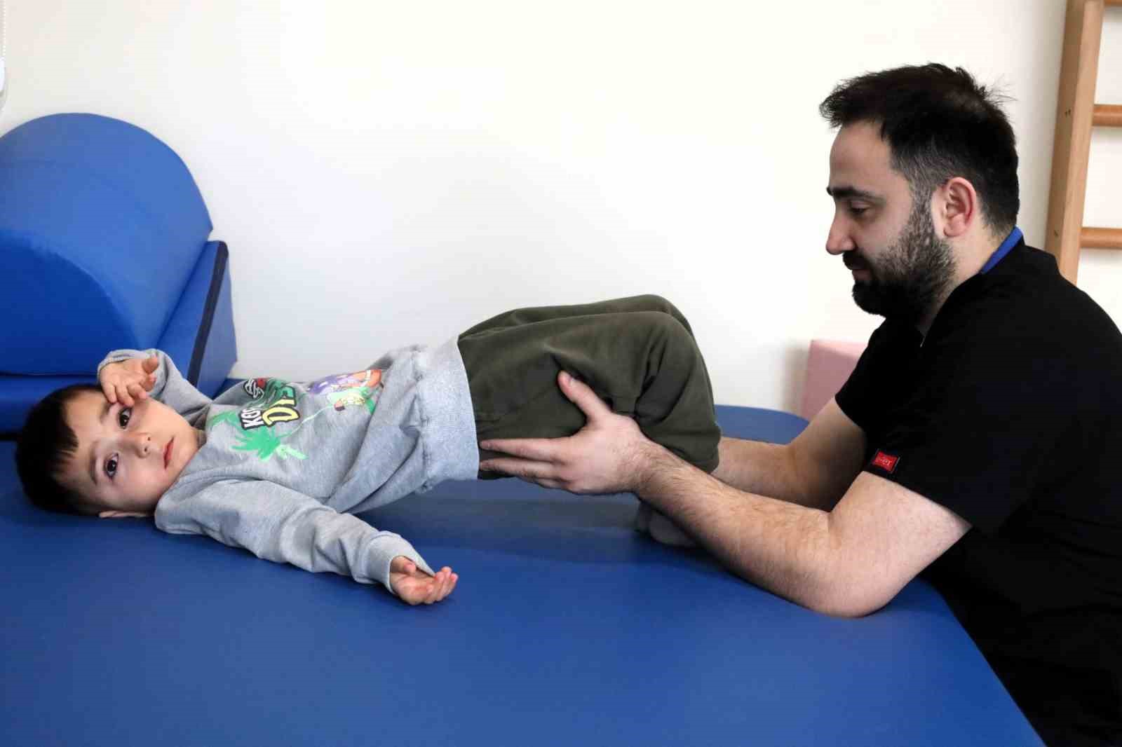 Minik Demir ilk adımları Gonca’da attı
Minik Demir ilk adımları Gonca’da attı