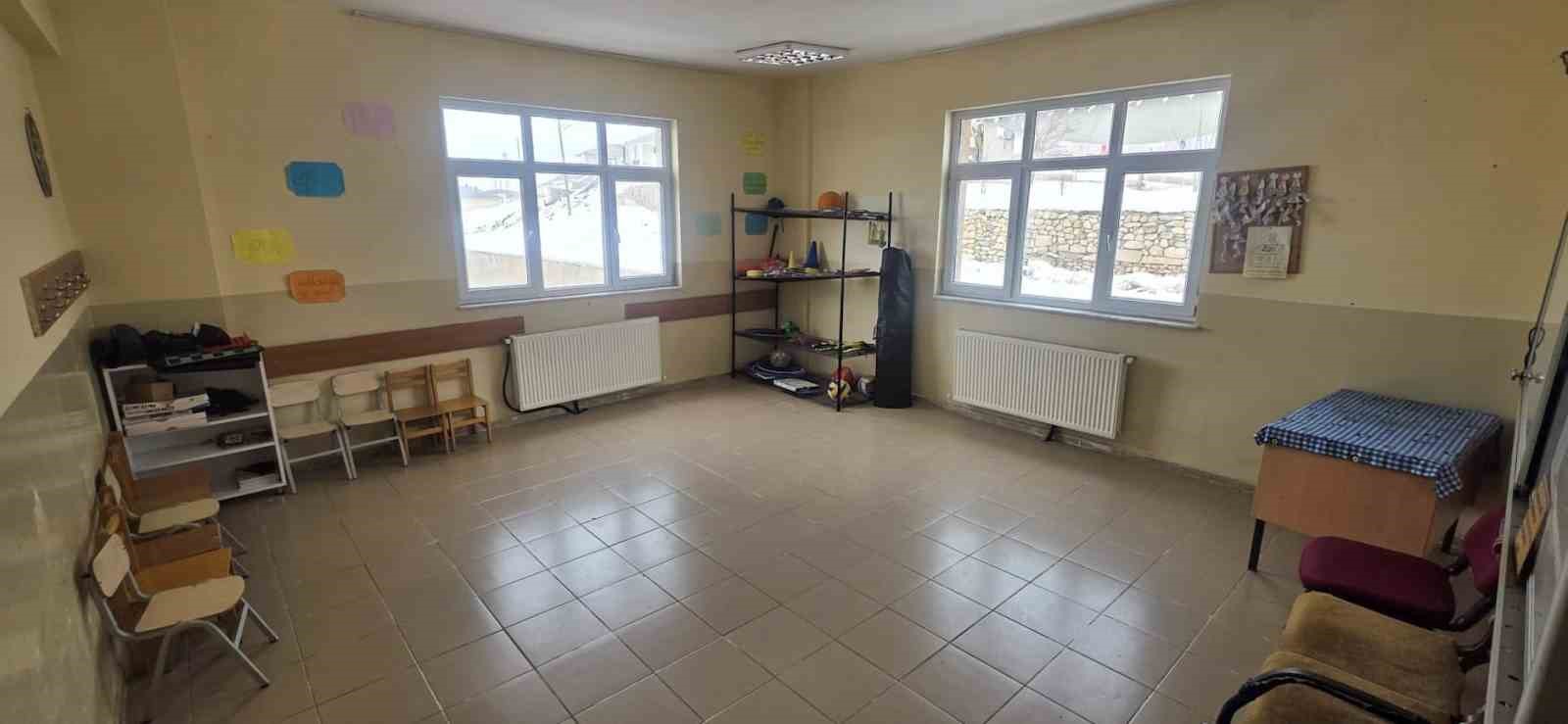 "Minik Eller Üşümesin" diye yola çıktılar
