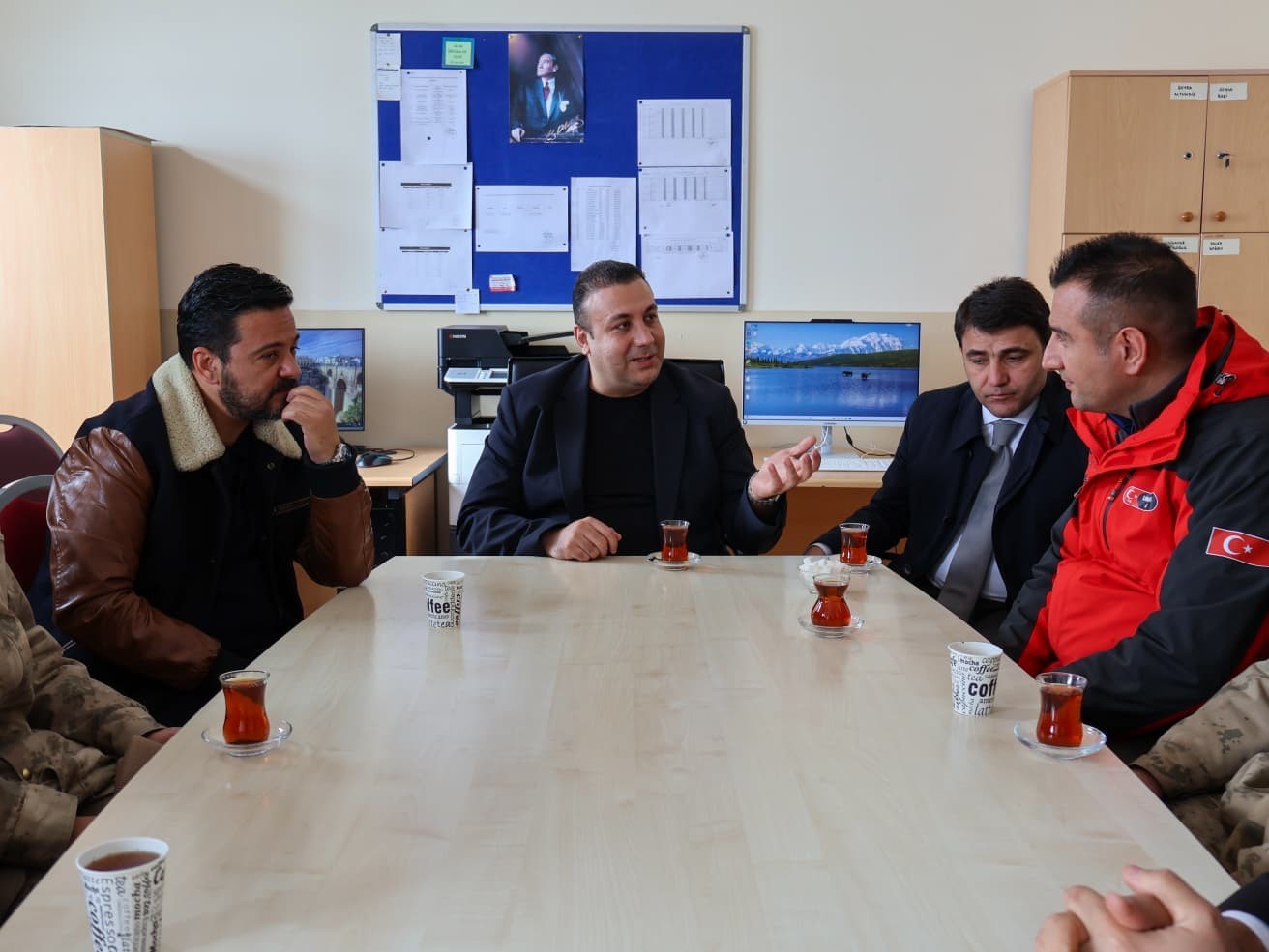 "Minik Eller Üşümesin" diye yola çıktılar
